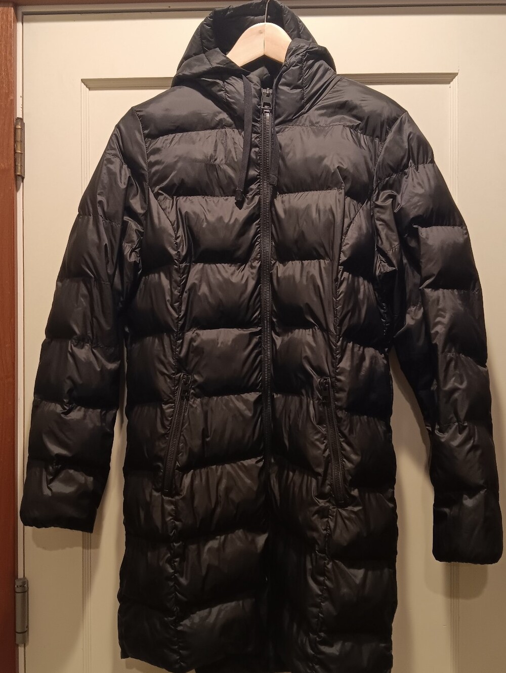 Woman's Black Hooded Puffer Coat - Lightweight Insulated. 32 Degrees. Size M.